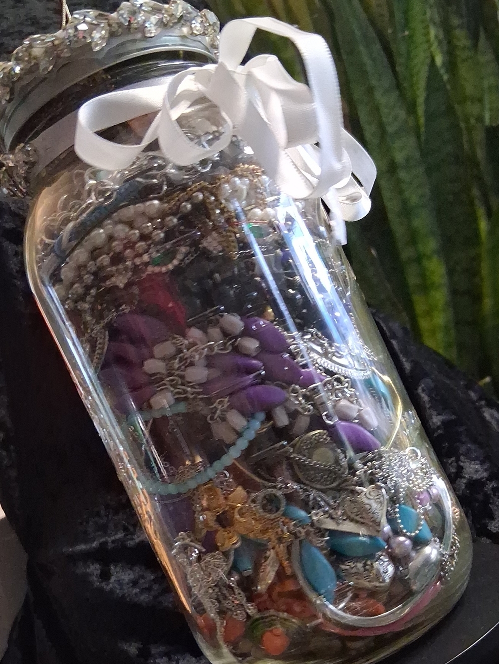 Mystery Jewelry Jar 1/2 Gallon Mason Jar 5 Lbs . Lots Of Beautiful Jewelry.